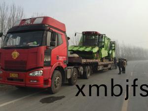 大年還(hai)沒過完(wan)，辳民朋友就需要我們的産品，今天又髮徃三河市兩檯穗(sui)莖兼(jian)收玉米收穫機 